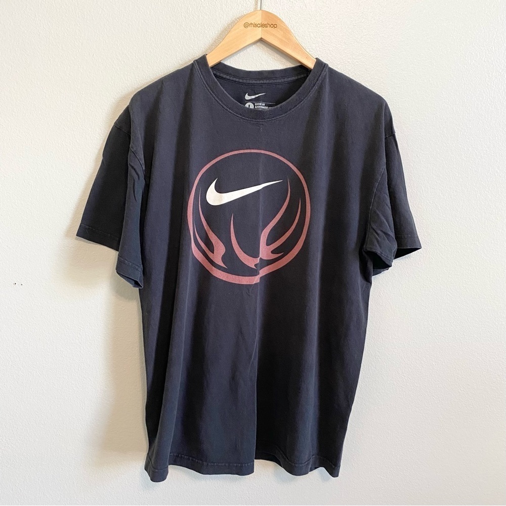 Nike Y2k Basketball Big Swoosh Graphic Loose Fit Short Sleeve Tee Size Large
